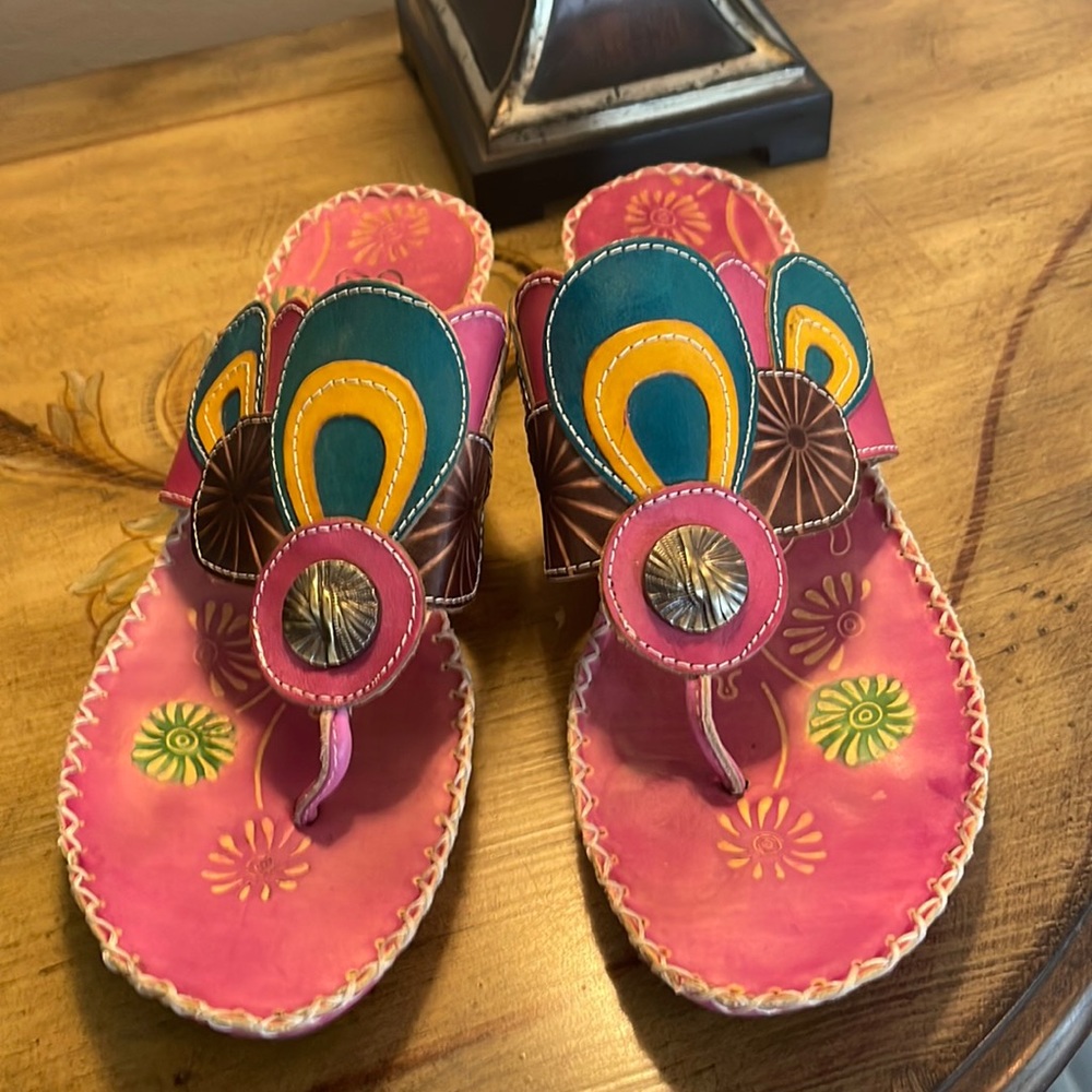 Elite sandals